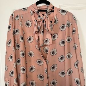 Pink Floral Ann Taylor Bow Tie Blouse 🌸🎀